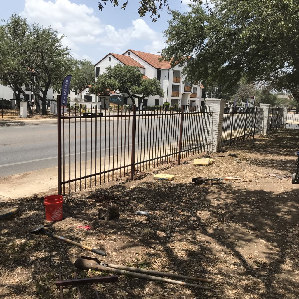 Commercial and Residential Fencing Kyle